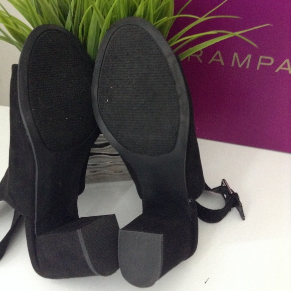 Rampage VEDA Black Ankle Strap Heels - Picture 5 of 8